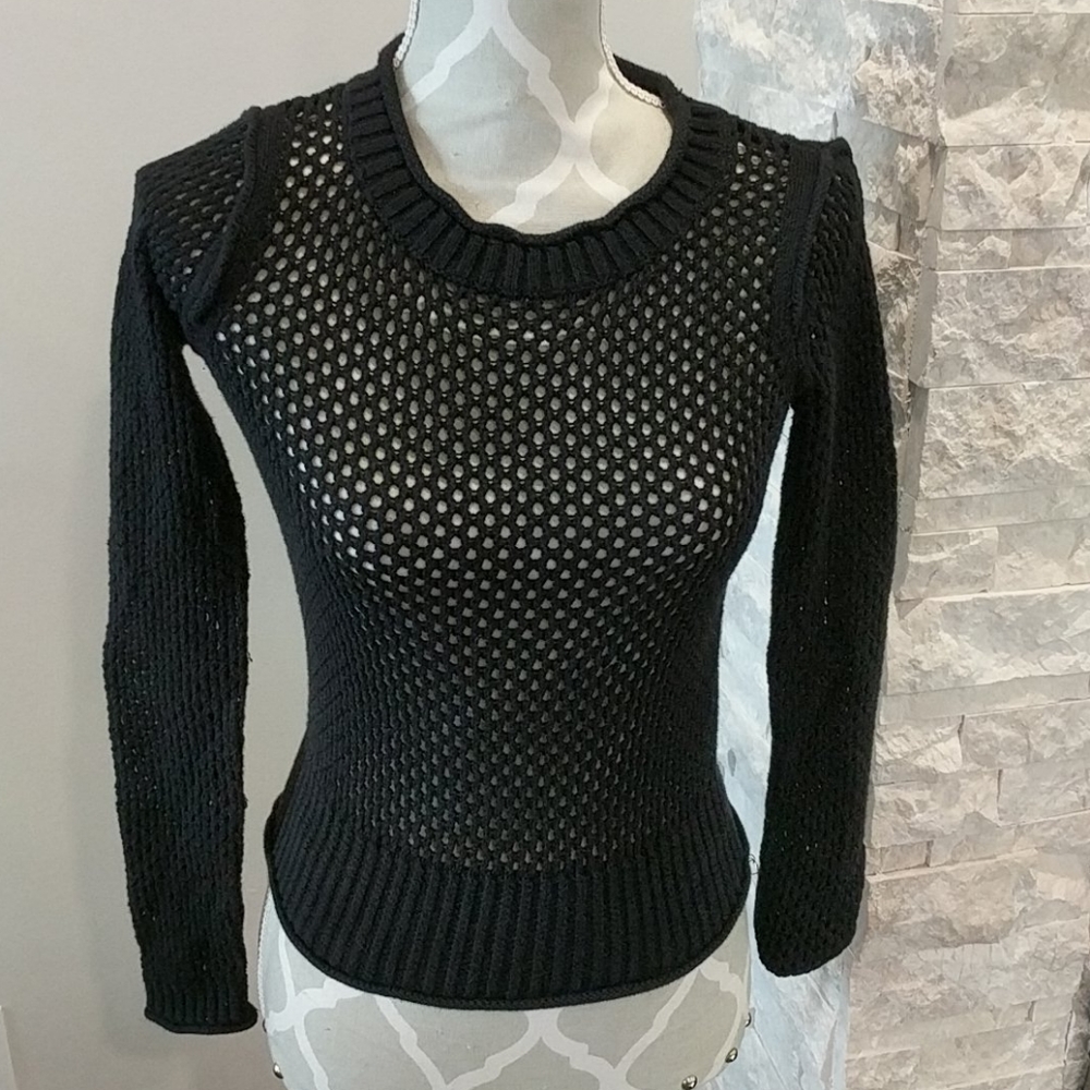 Aritzia Wilfred free black sweater